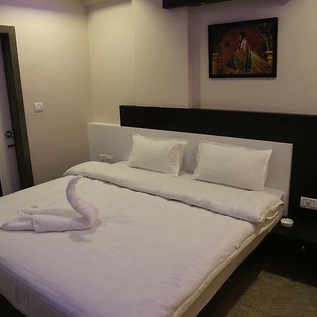 Hotel Marwar Excellency Mahamandir ภายนอก รูปภาพ