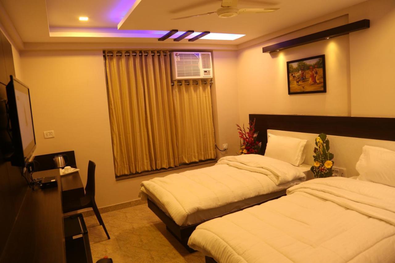 Hotel Marwar Excellency Mahamandir ภายนอก รูปภาพ